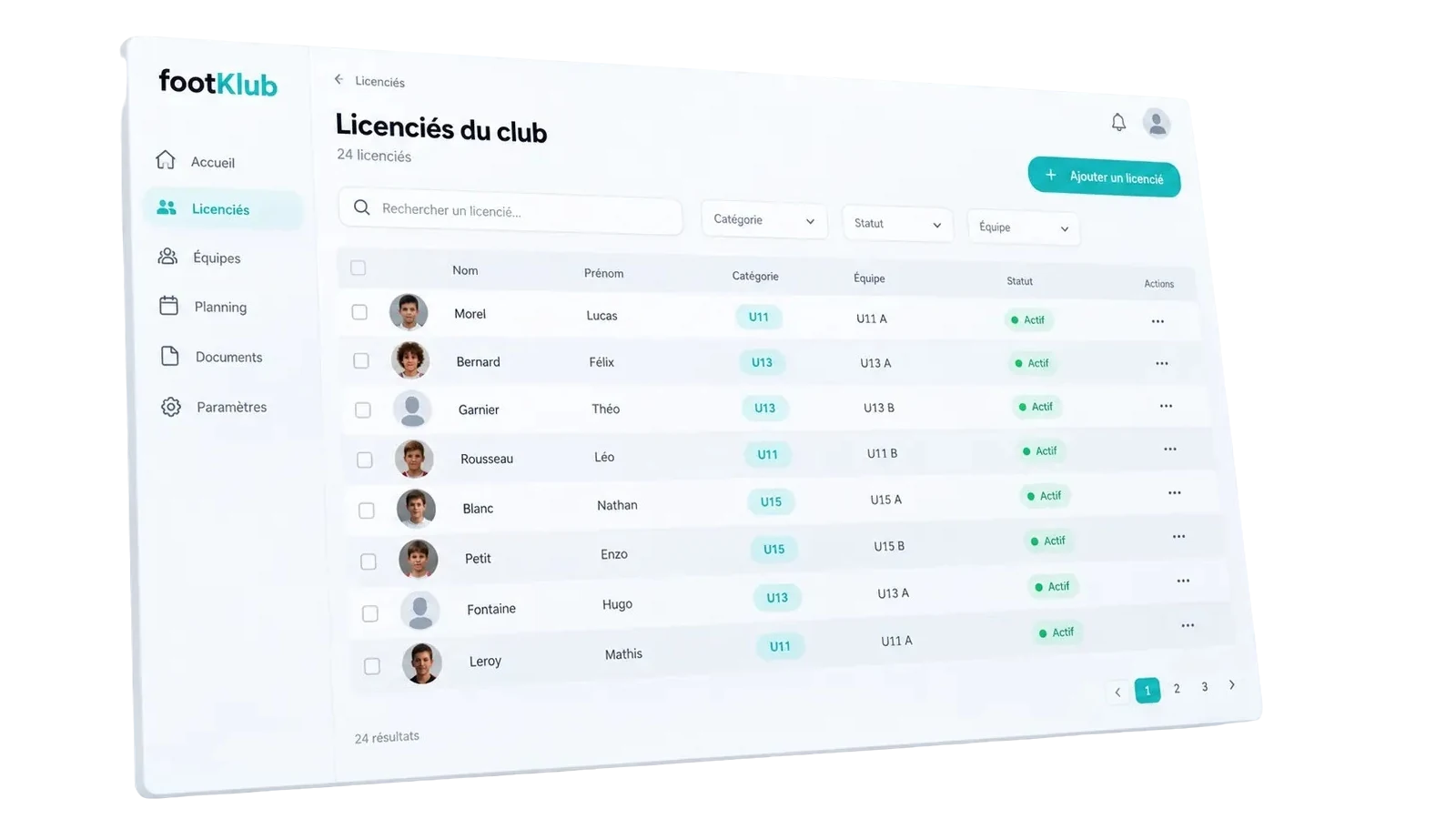 Écran footKlub listant les licenciés du club avec leur catégorie, leur équipe et leur statut